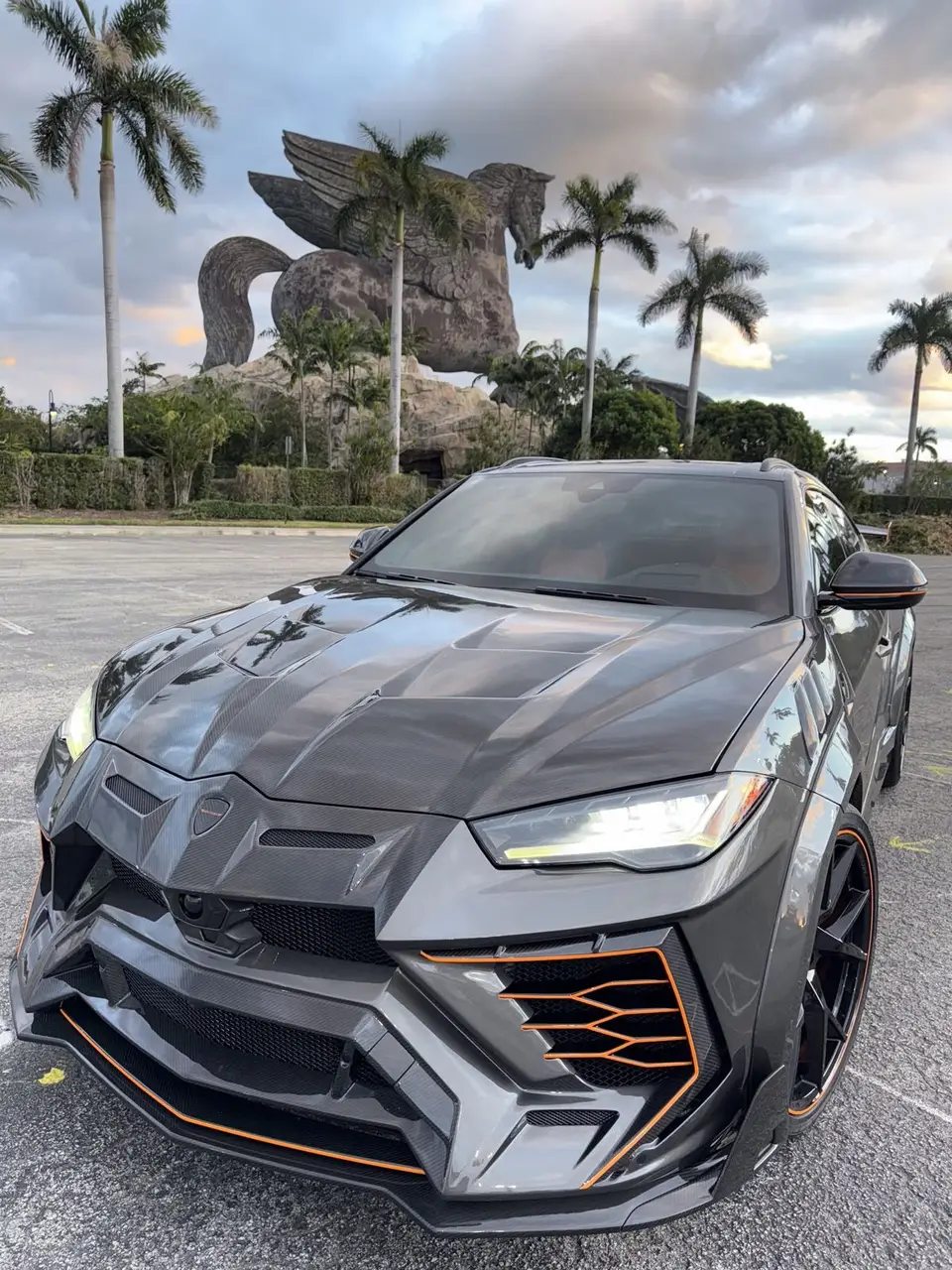 Lamborghini Urus Mansory — Grey · orange & black · carbon aero