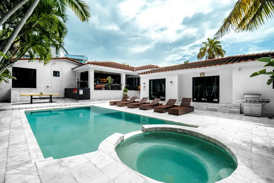 Bond — Spring Garden · Miami River