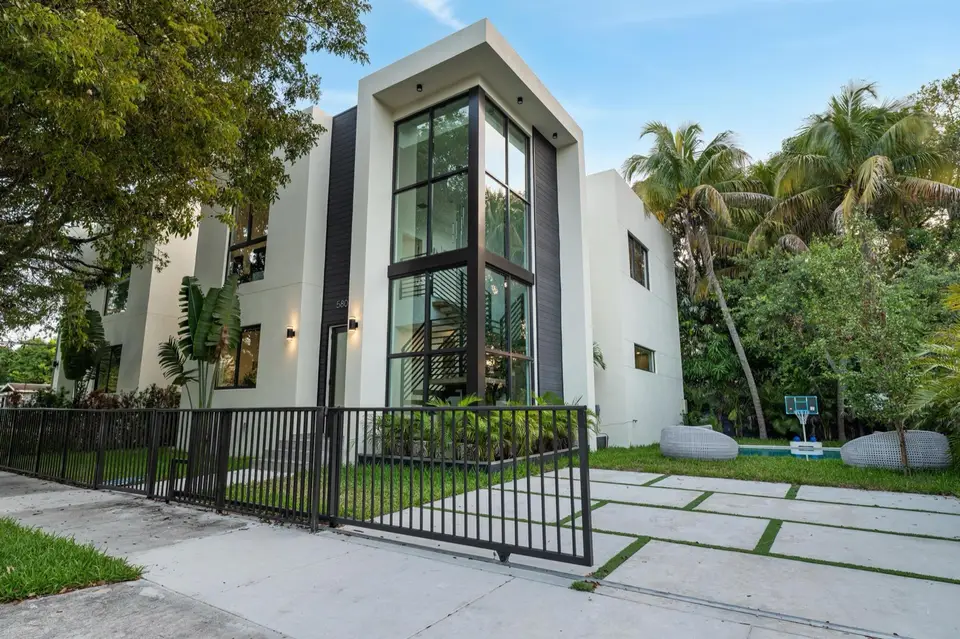 Little Haiti Villa — Little Haiti · Buena Vista
